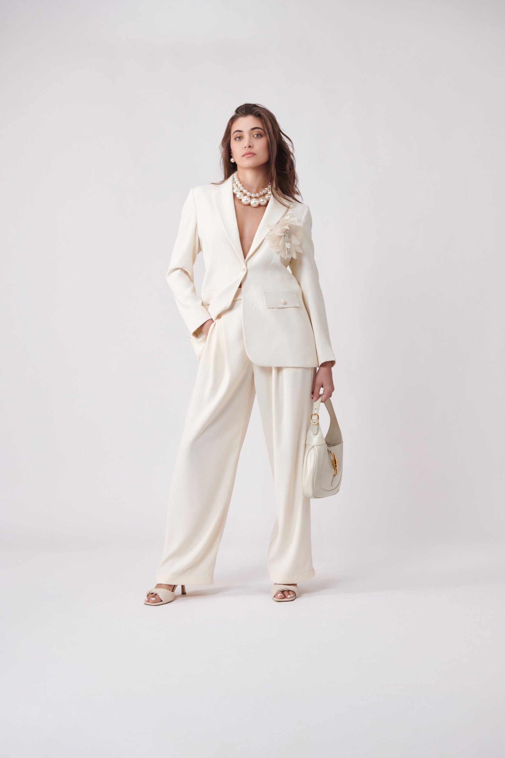 RELAXED WIDE-LEG TROUSERS