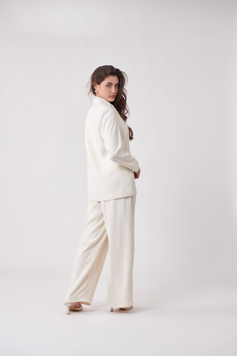 RELAXED WIDE-LEG TROUSERS