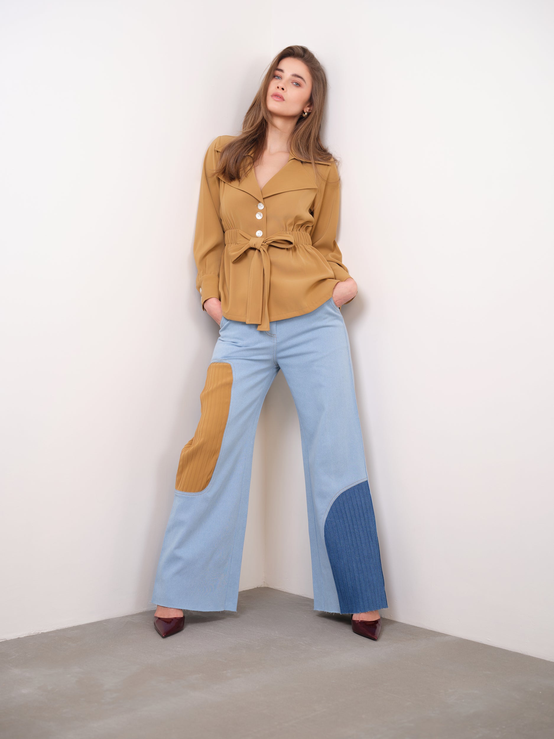 COLOURBLOCK PLEATED JEANS