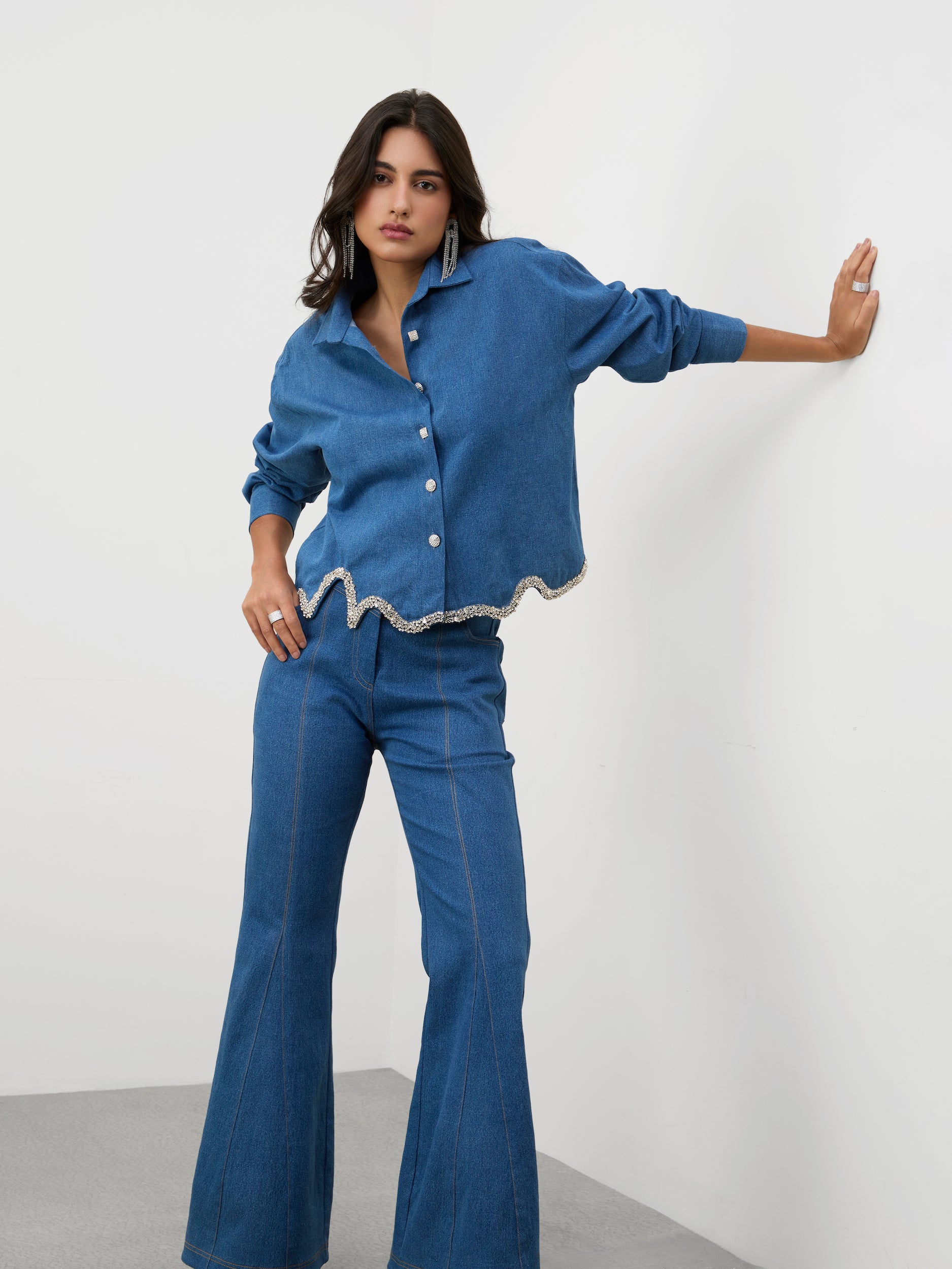 DIAMOND EDGE CROP SHIRT