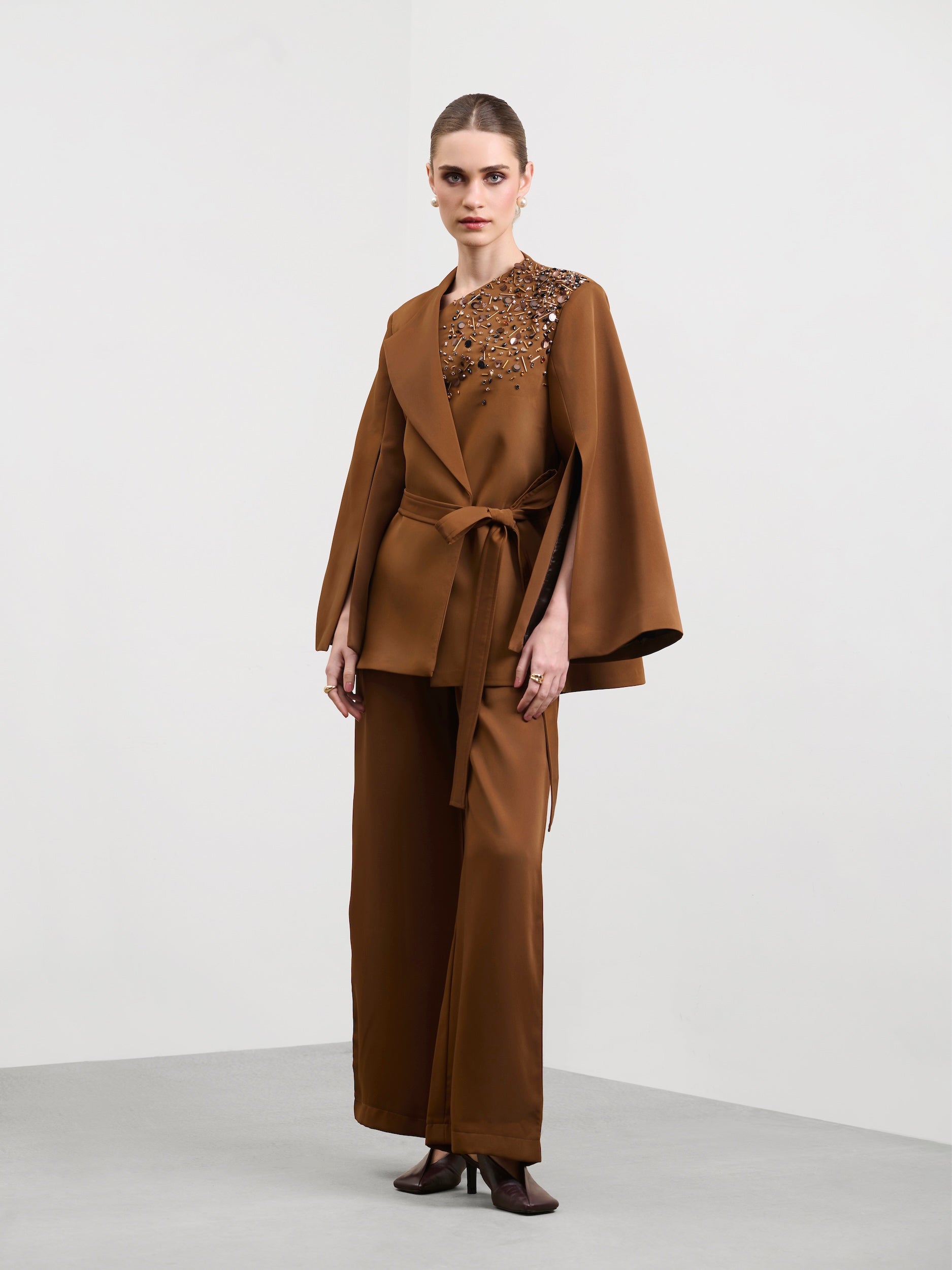 RELAXED WIDE-LEG TROUSERS