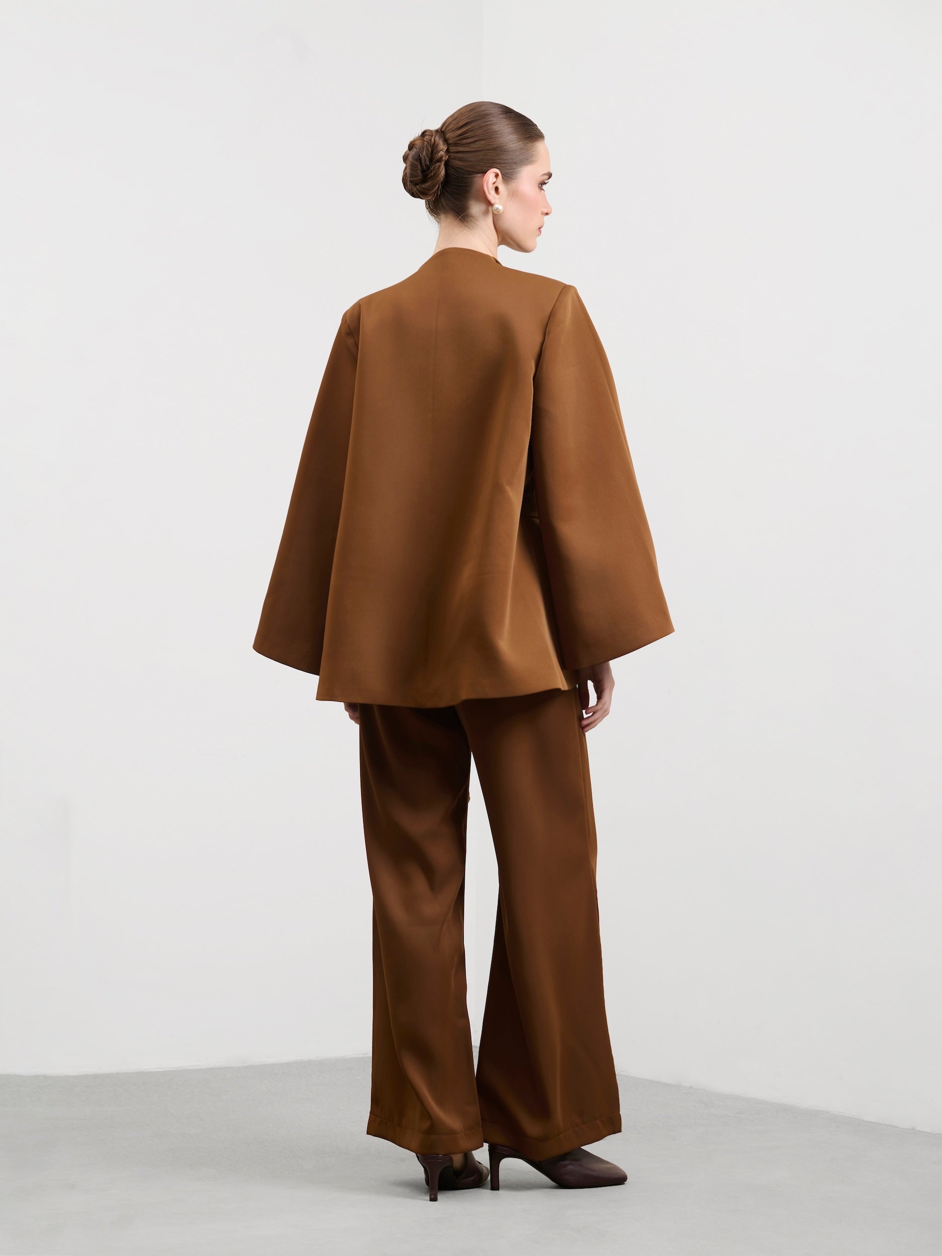 RELAXED WIDE-LEG TROUSERS