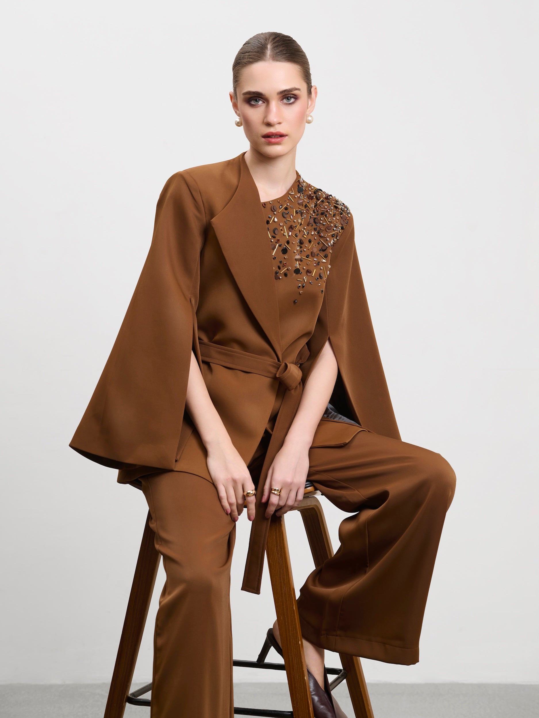 RELAXED WIDE-LEG TROUSERS