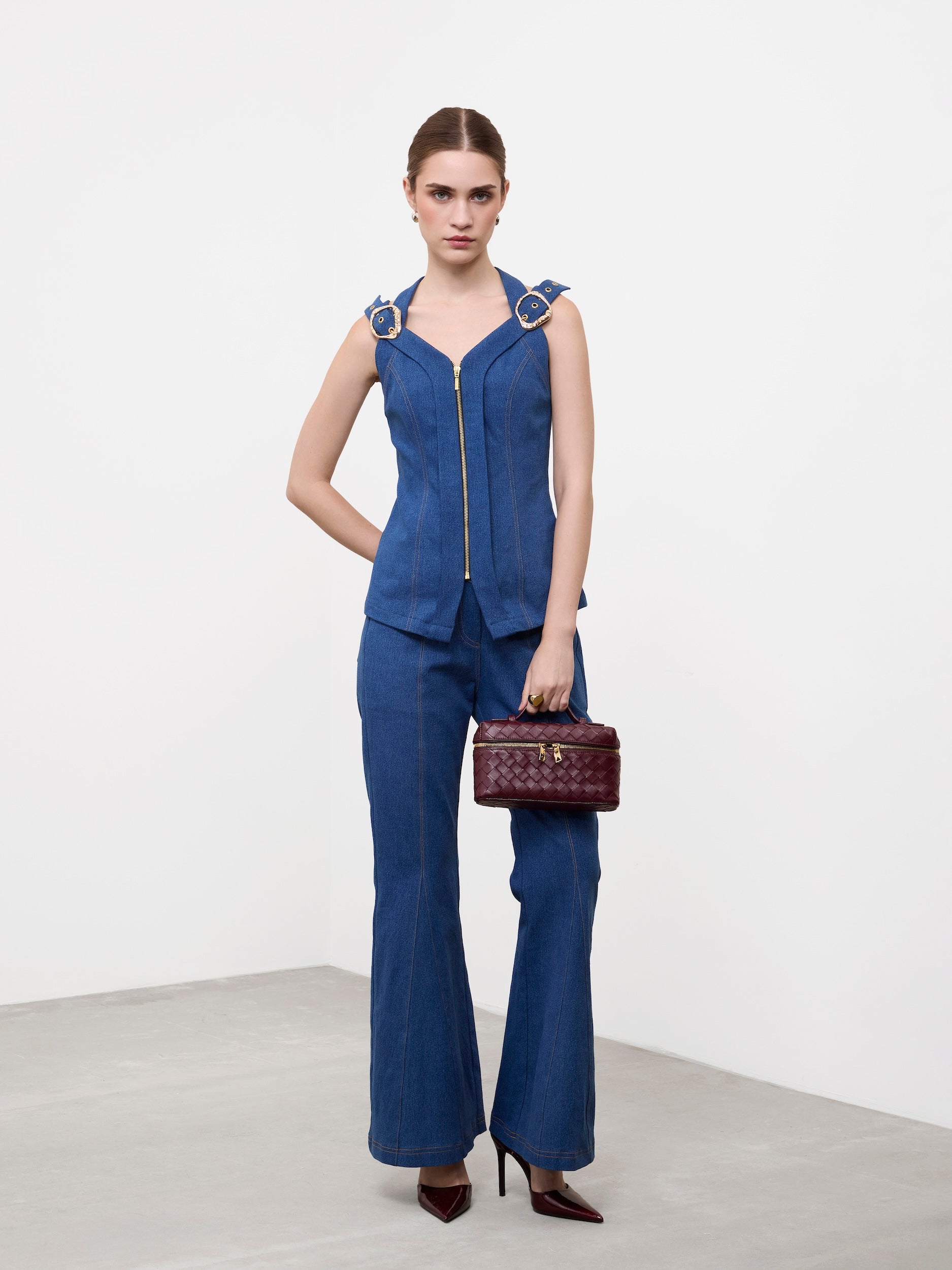 WIDE-LEG BOOTCUT JEANS