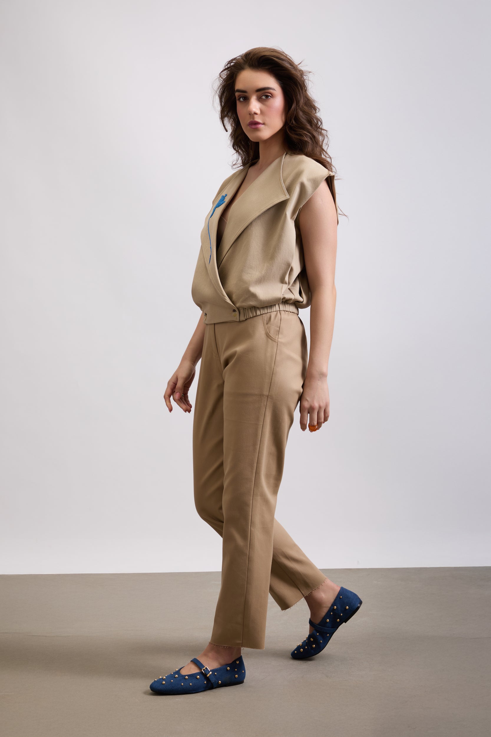 SLEEVELESS BLOOM VEST