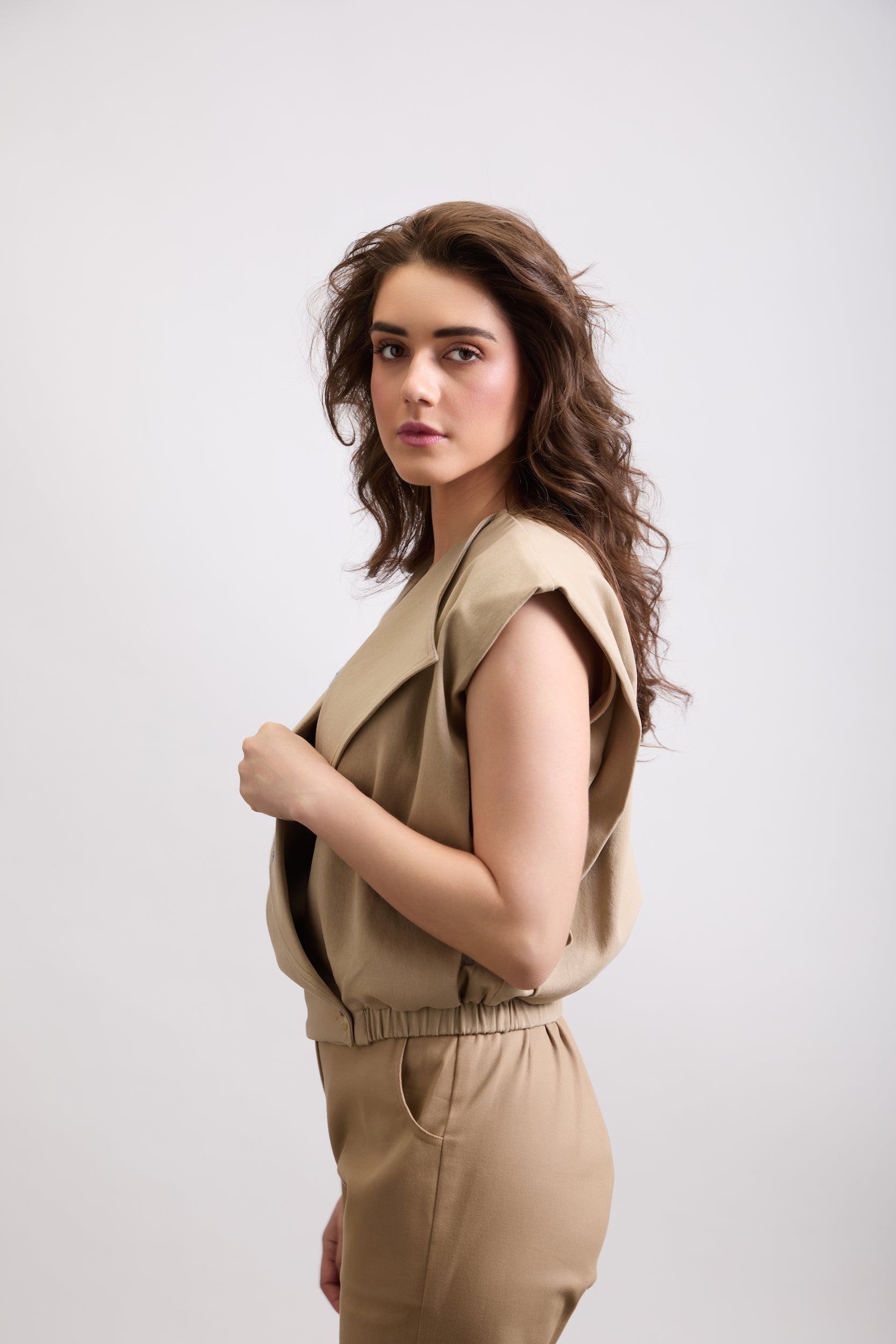 SLEEVELESS BLOOM VEST