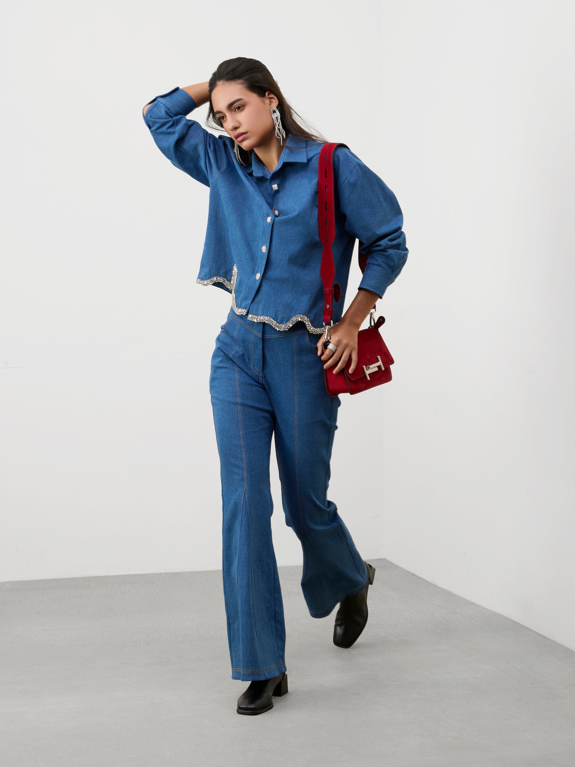 DIAMOND EDGE CROP SHIRT