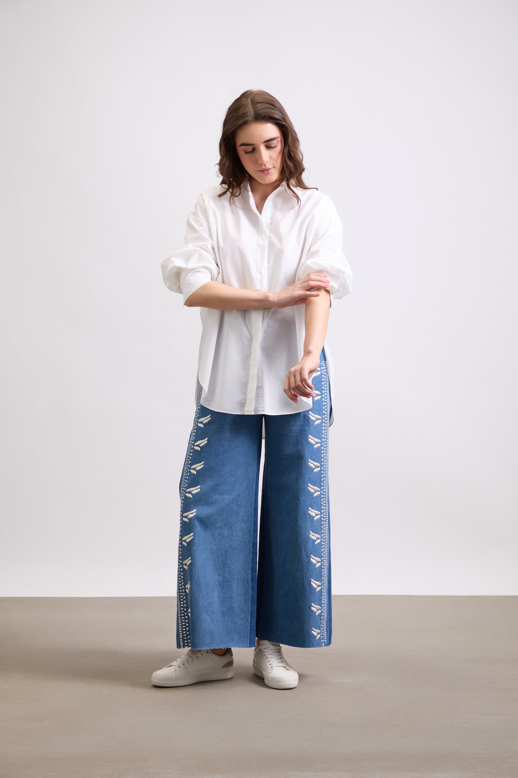 TRIBAL FLARED JEANS