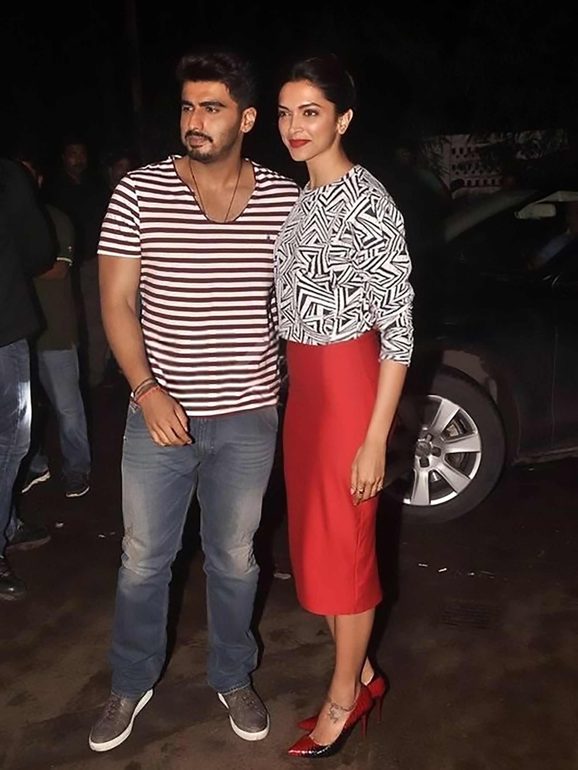 DEEPIKA PADUKONE IN AZTEC SWEATSHIRT TOP